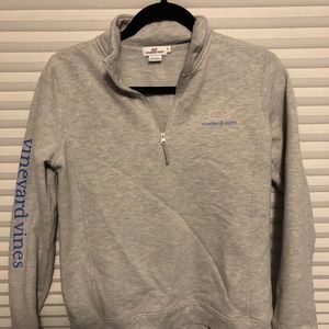 Vineyard Vines sweatshirt